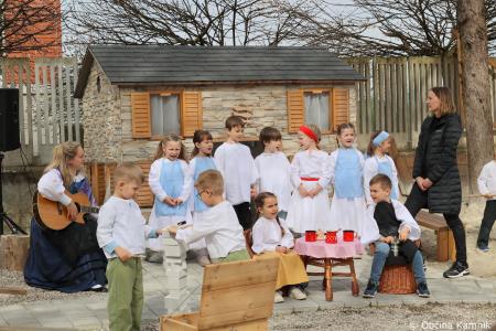 Čarobne zgodbe slovenskih vasi  (28)